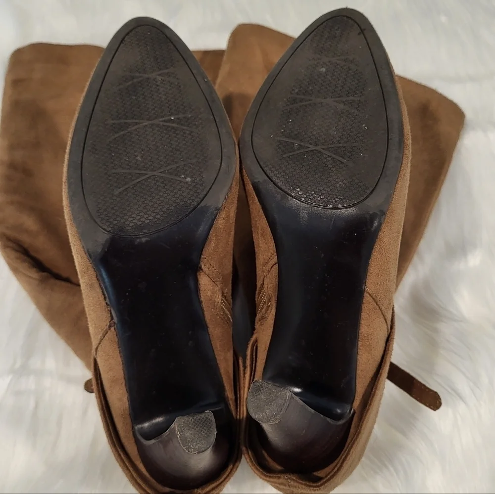 CUTE Suede boots! - Picture 5 of 12